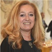 Docente di Diritto Comunitario ed Italiano e di Economia politica, impartisce lezioni a ragazzi scuole superiori ed universitari